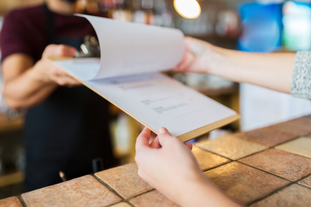 Tworzę kompletną dokumentację GMP / GHP / HACCP dla gastronomii – zgodnie z wymogami Sanepidu.